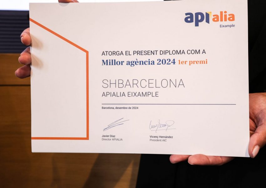 El diploma que acredita a ShBarcelona como la mejor agencia de Apialia Eixample 2024